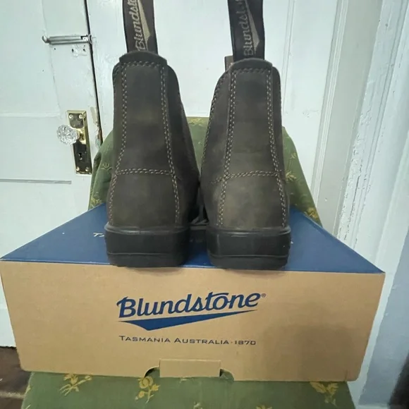 Women’s Classic Blundstone #585 - Picture 4 of 7